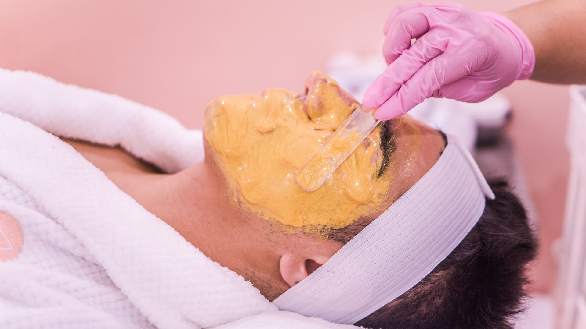 Fujan L'oreal Salon & Spa Massage Treatment in Muzaffarpur